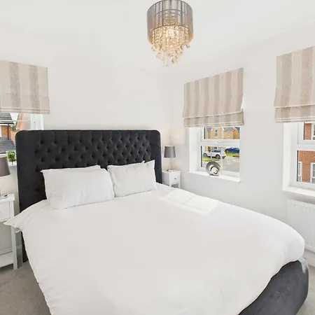 Host & - Orient House * Yarm