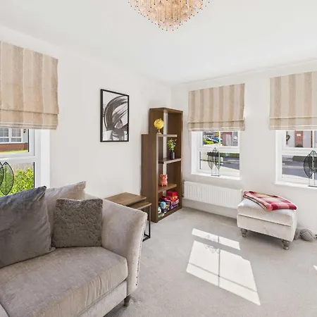 Host & - Orient House Semesterbostad